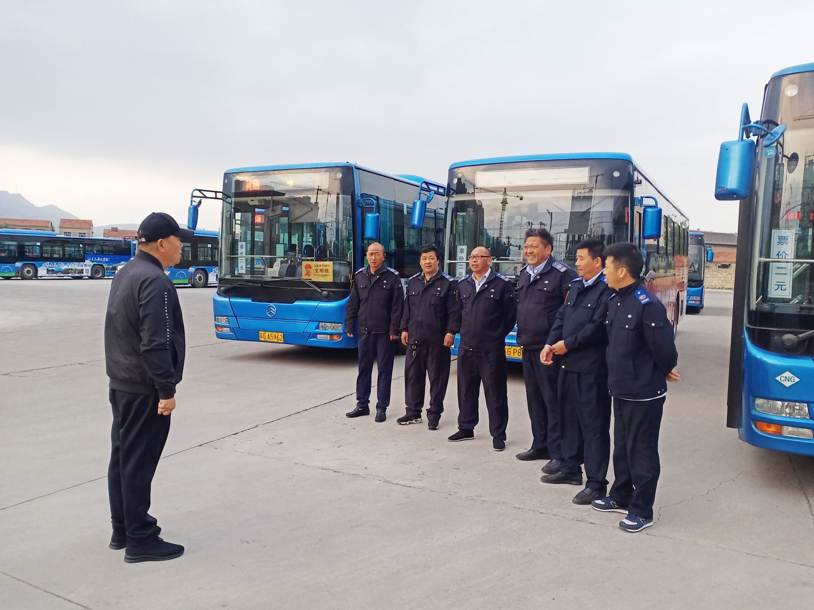 公交集團公交事業(yè)一部順利完成劉頂素質(zhì)教育基地定制公交任務(wù)